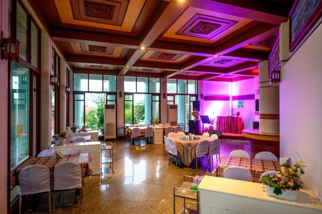 Beverly Hill Park Hotel Nakhon Sawan Exterior foto