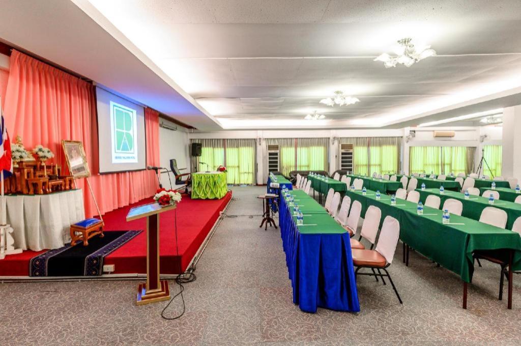 Beverly Hill Park Hotel Nakhon Sawan Exterior foto