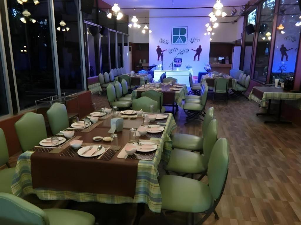 Beverly Hill Park Hotel Nakhon Sawan Exterior foto